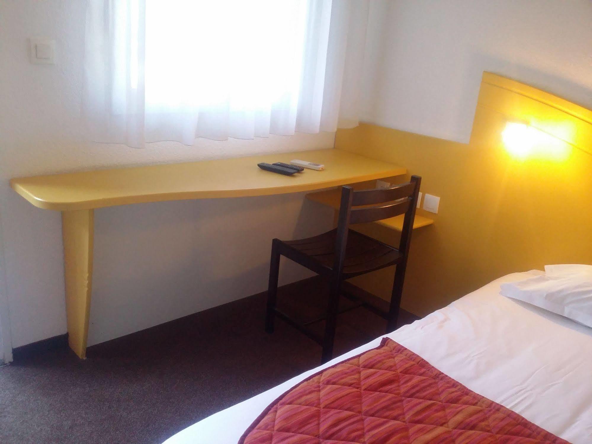 Lémand Hotel Villefontaine Esterno foto